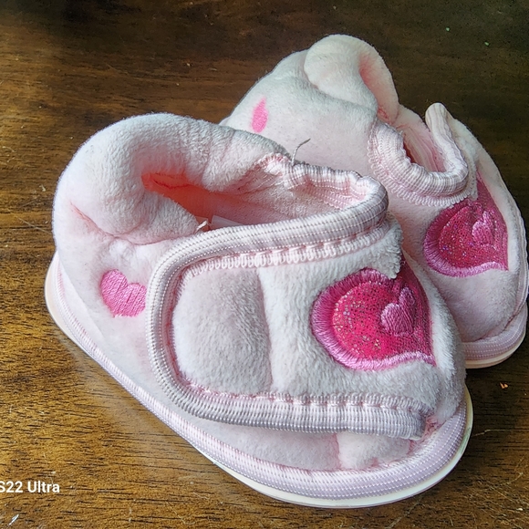 Pink glitter infant slippers size 2-3 - Picture 2 of 3